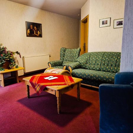 Hostel Zum Loewen ทอดท์โมส ภายนอก รูปภาพ