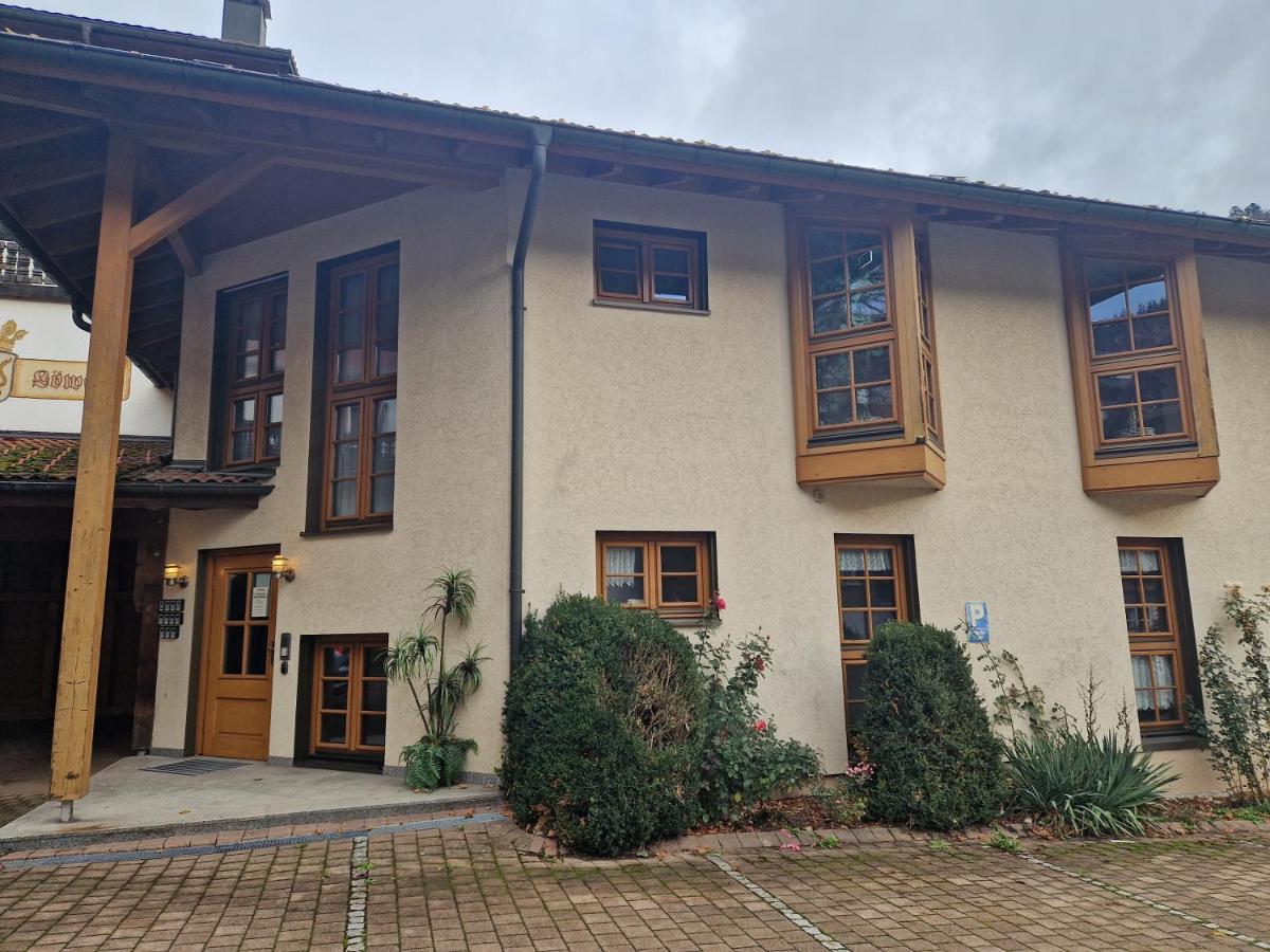 Hostel Zum Loewen ทอดท์โมส ภายนอก รูปภาพ