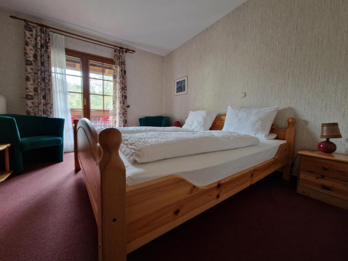 Hostel Zum Loewen ทอดท์โมส ภายนอก รูปภาพ