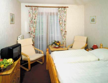 Hostel Zum Loewen ทอดท์โมส ภายนอก รูปภาพ